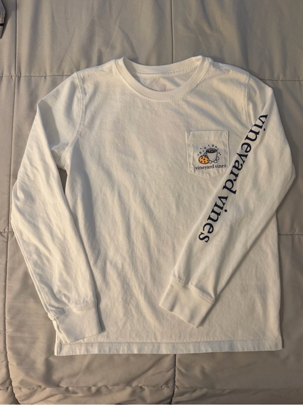 Vineyard Vines White Long-Sleeve Pocket Tee with Navy Sleeve Logo